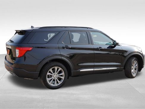 Certified 2024 Ford Explorer XLT w/ Equipment Group 202A AWD/4WD image 4