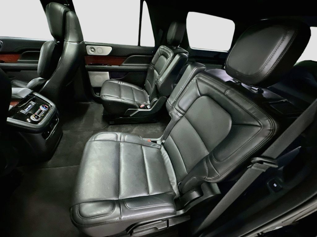 Used 2021 Lincoln Navigator Reserve w/ Luxury Package AWD/4WD image 25
