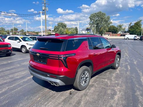 Certified 2025 Chevrolet Traverse LT image 9