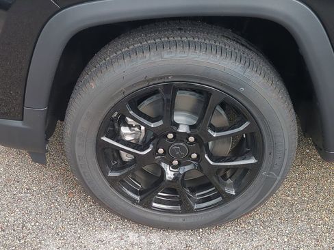 New 2026 Jeep Compass Latitude image 11