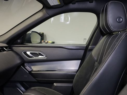 Used 2019 Land Rover Range Rover Velar R-Dynamic SE AWD/4WD image 17