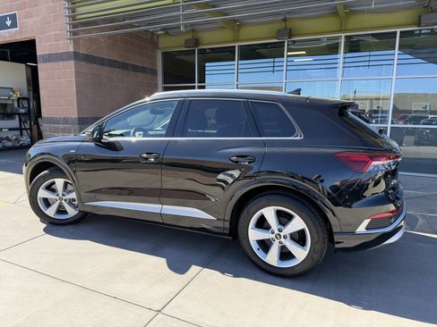 Used 2024 Audi Q4 e-tron Premium image 5