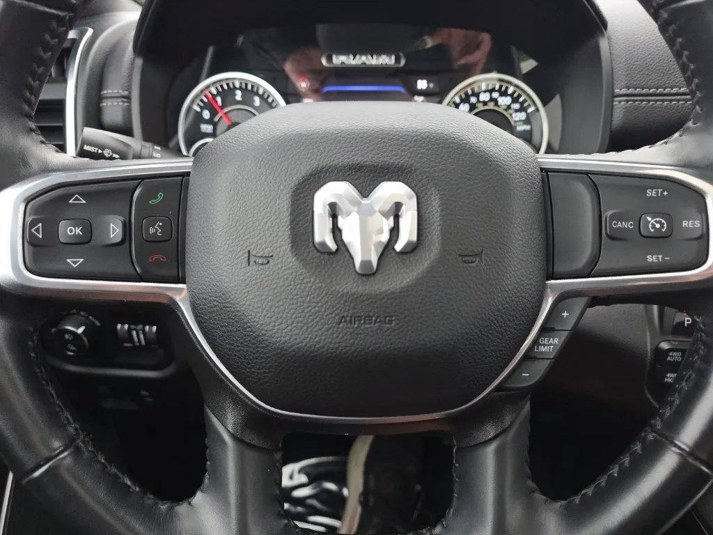 Used 2023 RAM 1500 Laramie AWD/4WD image 26