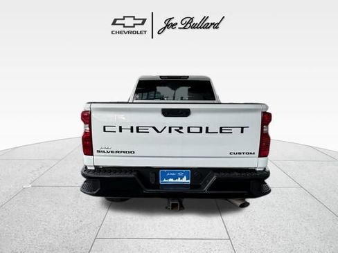 Used 2024 Chevrolet Silverado 2500 Custom w/ Custom Convenience Package image 8