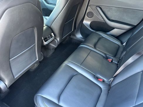Used 2024 Tesla Model Y Long Range AWD/4WD image 22