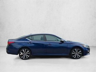 Used 2021 Nissan Altima 2.5 SR FWD video 3