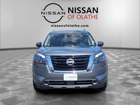 Used 2024 Nissan Pathfinder SV FWD image 30
