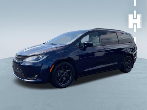 Used 2018 Chrysler Pacifica Touring-L Plus w/ Advanced Safetytec Group FWD image 3