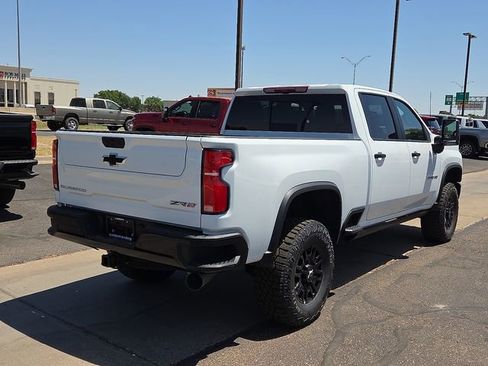 New 2026 Chevrolet Silverado 2500 ZR2 AWD/4WD image 4