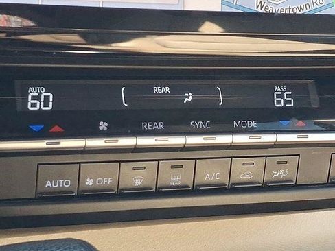 Certified 2021 Toyota Sienna XLE w/ XLE Plus Package AWD/4WD image 17