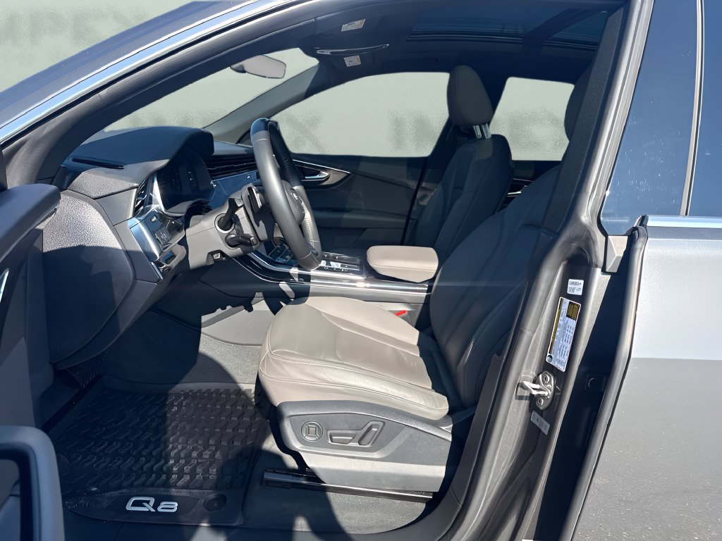 Used 2019 Audi Q8 Premium w/ Convenience Package AWD/4WD image 9