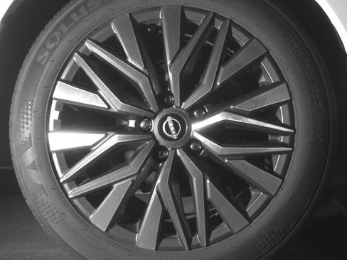 Used 2025 Nissan Altima 2.5 SV FWD image 15