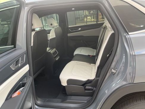 New 2026 Volkswagen Atlas Cross Sport SEL Premium R-Line AWD/4WD image 24