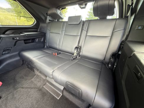 Used 2024 Toyota Sequoia Platinum AWD/4WD image 21