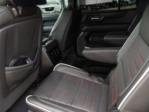 Used 2025 GMC Yukon AT4 Ultimate w/ LPO, Floor Liner Package AWD/4WD image 13