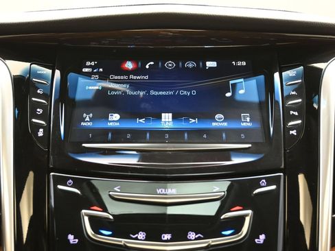 Used 2020 Cadillac Escalade Premium Luxury AWD/4WD image 29