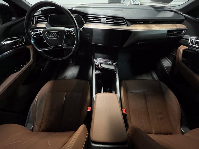Used 2021 Audi e-tron Premium w/ Convenience Plus Package AWD/4WD image 17