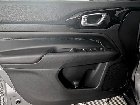 Used 2022 Jeep Compass Altitude image 13