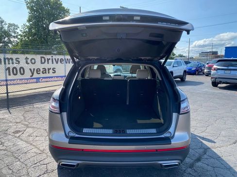 Used 2019 Lincoln Nautilus Select AWD/4WD image 4