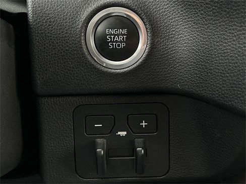 Used 2022 Toyota Tundra SR5 w/ Convenience Package image 18