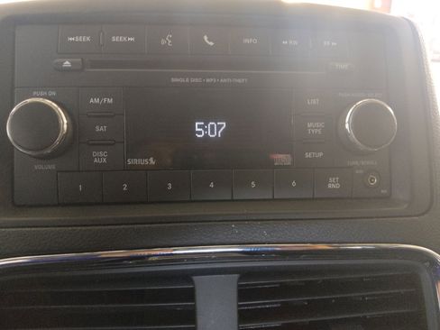 Used 2016 Dodge Grand Caravan SE w/ Quick Order Package 29E SE image 25