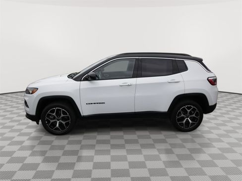 Used 2025 Jeep Compass Limited AWD/4WD image 8