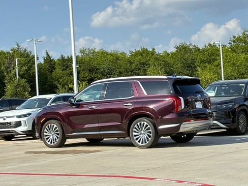 Used 2024 Hyundai Palisade Calligraphy FWD image 4