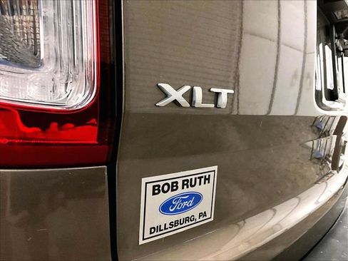 Used 2015 Ford Explorer XLT w/ Equipment Group 202B AWD/4WD image 14