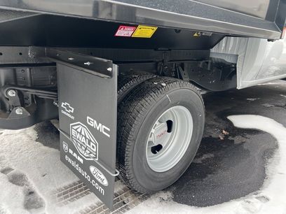 New 2025 GMC Sierra 3500 Pro w/ Convenience Package