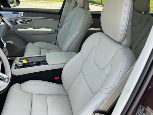 New 2026 Volvo XC90 T8 Ultra w/ Protection Package Premier AWD/4WD image 18