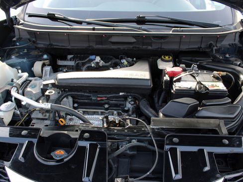 Used 2016 Nissan Rogue SV image 30