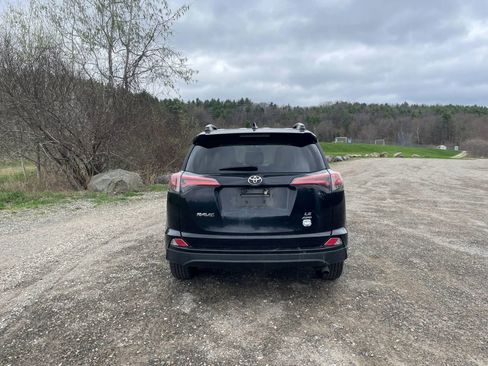 Used 2016 Toyota RAV4 LE AWD/4WD image 4