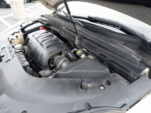 Used 2010 Buick Enclave CXL image 33