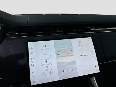 Used 2024 Land Rover Range Rover Sport SE image 18