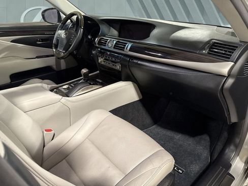 Used 2016 Lexus LS 460 image 29