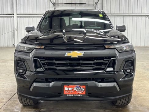 Used 2024 Chevrolet Colorado LT w/ LT Convenience Package III image 2