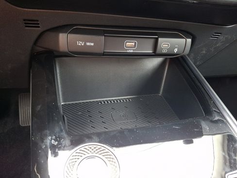 New 2026 Kia Niro EX FWD image 16