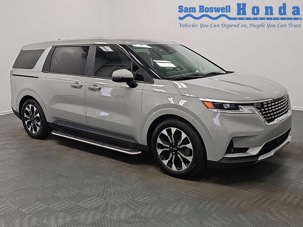 Used 2022 Kia Carnival EX FWD image 1