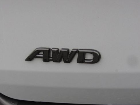 Certified 2024 Toyota Sienna XLE Woodland Edition AWD/4WD image 8