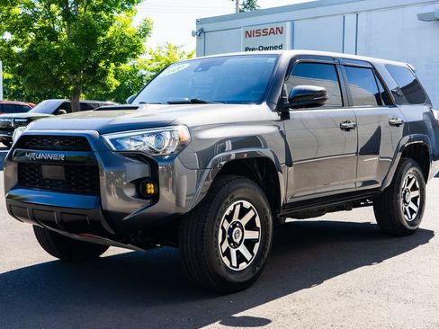 Used 2020 Toyota 4Runner TRD Off-Road Premium w/ Moonroof Package AWD/4WD image 3