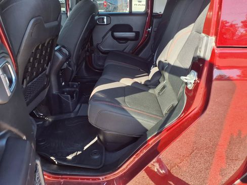 Used 2021 Jeep Gladiator Rubicon AWD/4WD image 19