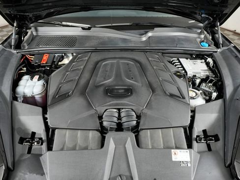 Certified 2024 Porsche Cayenne Turbo AWD/4WD image 51