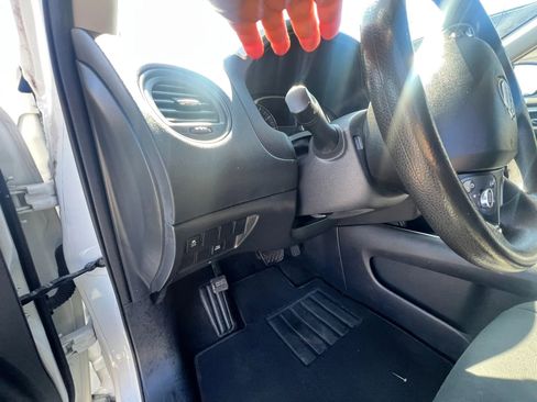Used 2019 Nissan Pathfinder S AWD/4WD image 12