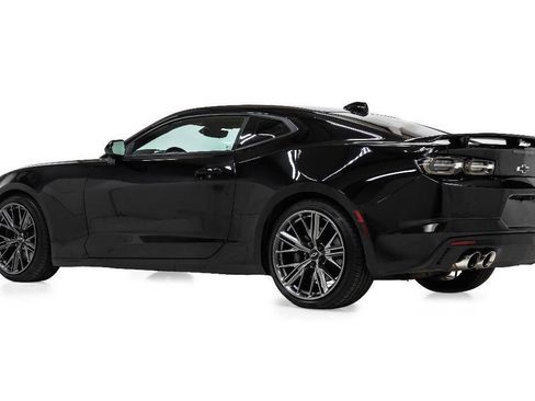 Used 2020 Chevrolet Camaro SS RWD image 4