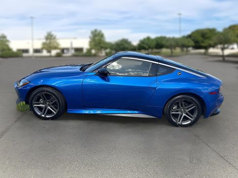 Used 2024 Nissan Z Sport w/ Floor Mat Package RWD image 4