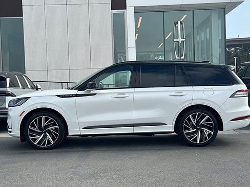 New 2026 Lincoln Aviator Black Label w/ Black Label Special Edition AWD/4WD image 6