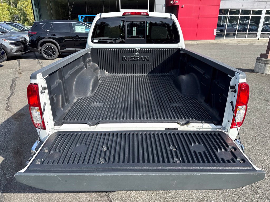 Used 2015 Nissan Frontier SL AWD/4WD image 13
