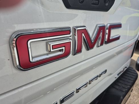 Used 2024 GMC Sierra 2500 AT4X AWD/4WD image 10