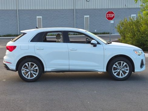 Used 2024 Audi Q3 2.0T Premium w/ Convenience Package AWD/4WD image 4