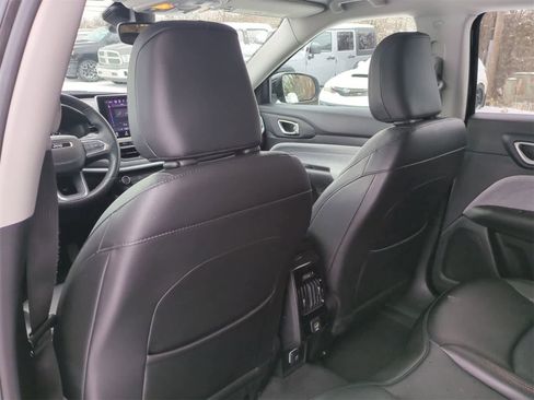 Certified 2022 Jeep Compass Latitude image 18